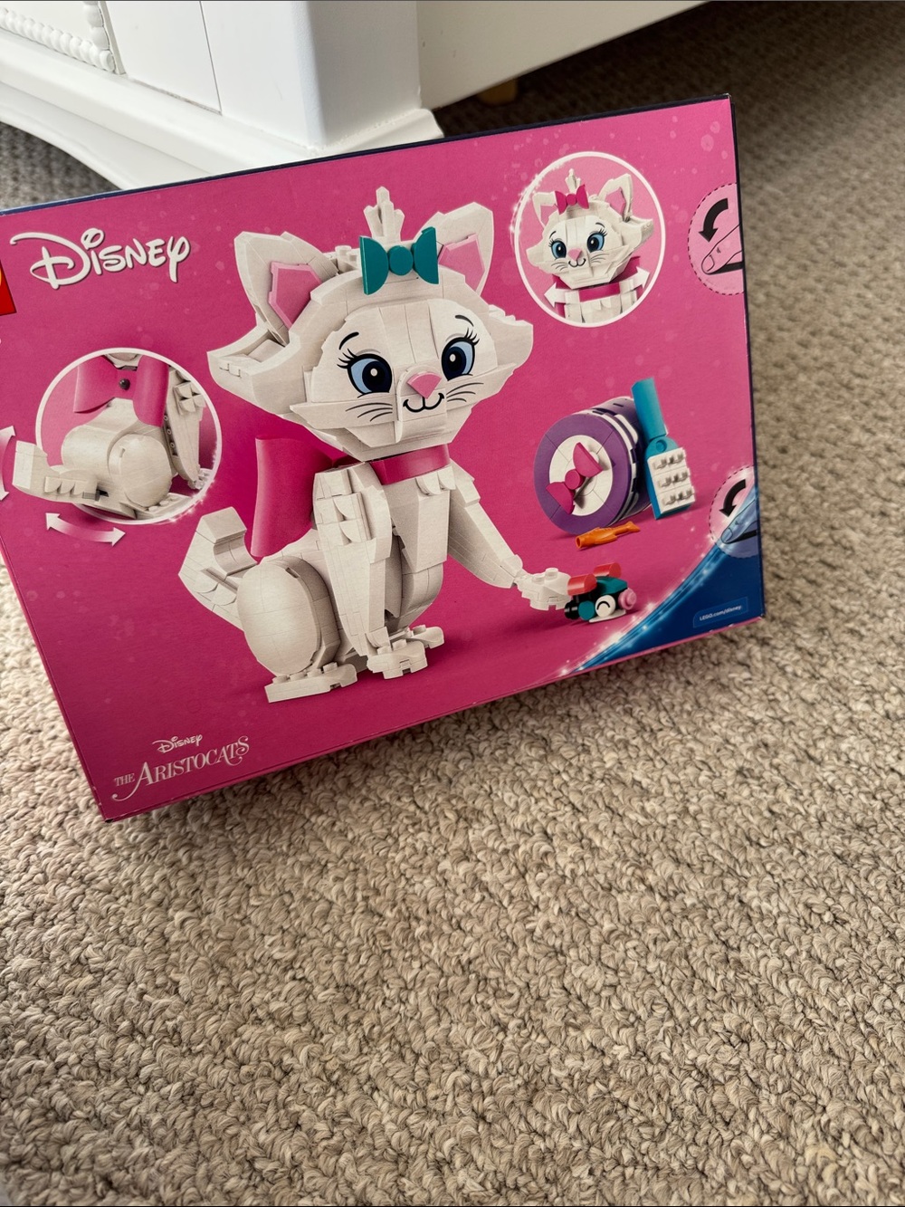 BNIB LEGO Disney Marie Cat Figure - White, Pink, Purple - Picture 2 of 5